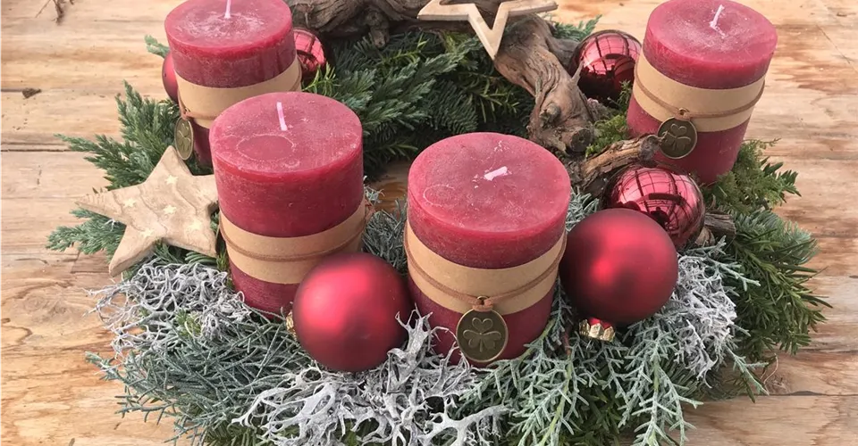 Adventskranz aus der Gärtnerei Blumen Eber Adventskranz aus der Gärtnerei Blumen Eber