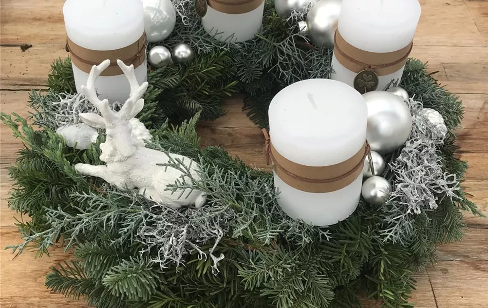 Adventskranz Schneezauber aus echten Zweigen