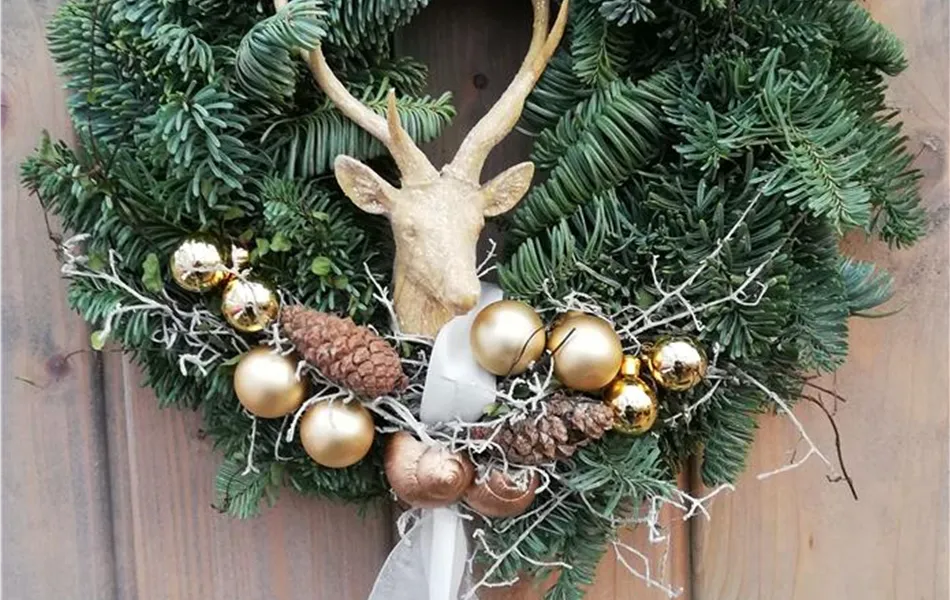 Winterlicher Türkranz oder Wandkranz "Hirschen"