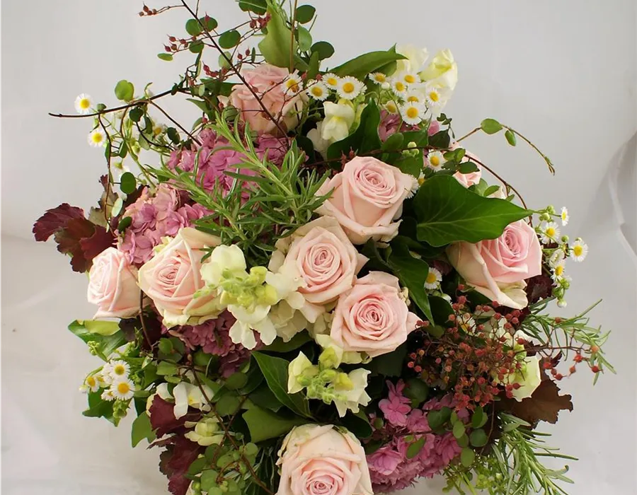 Blumenstrauß in Rosa und Weiß