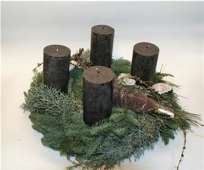 Adventskranz Nero mit schwarzen Kerzen aus frischer Nobilis-Tanne, Ø 40 cm
