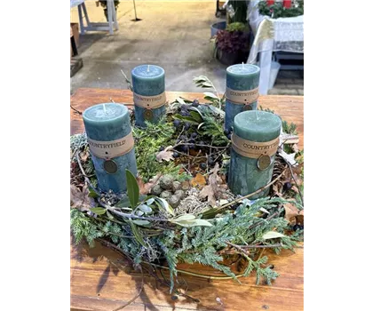 Adventskranz Piniengrün – Natur Edition mit Moos und Zapfen, verschiedene Größen