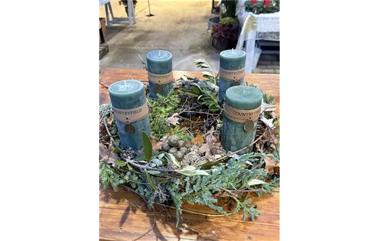 Adventskranz „Piniengrün – Natur Edition“ | Naturkranz