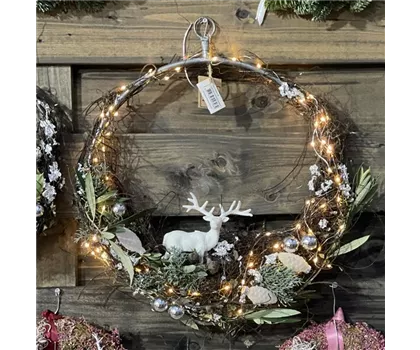 Winterlicher Loop ‚Hirsch‘ – Wand- und Türkranz mit LED-Licht, Ø ca. 50 cm