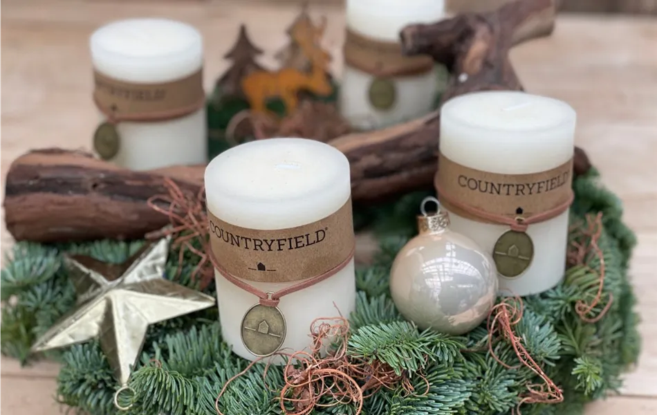 Adventskranz Winterwald mit cremeweißen Kerzen, Wurzelholz und Naturdeko, Ø 40 cm